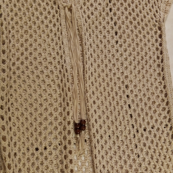 Cover-up - Picture 6 of 8